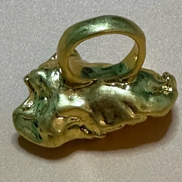 Tory Burch Oyster pearl from the ocean Ring size 7 - Picture 11 of 11